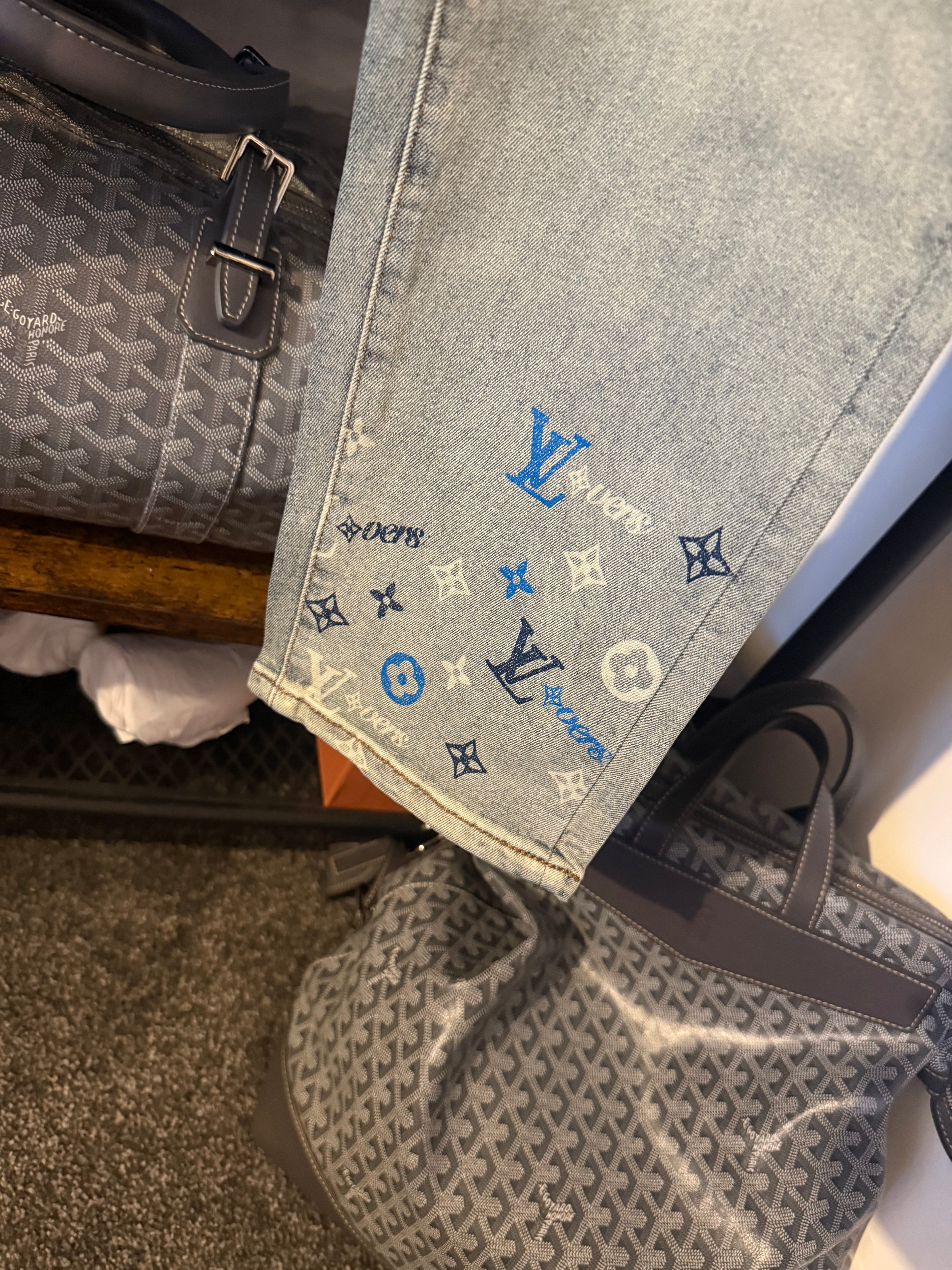 LV JEANS