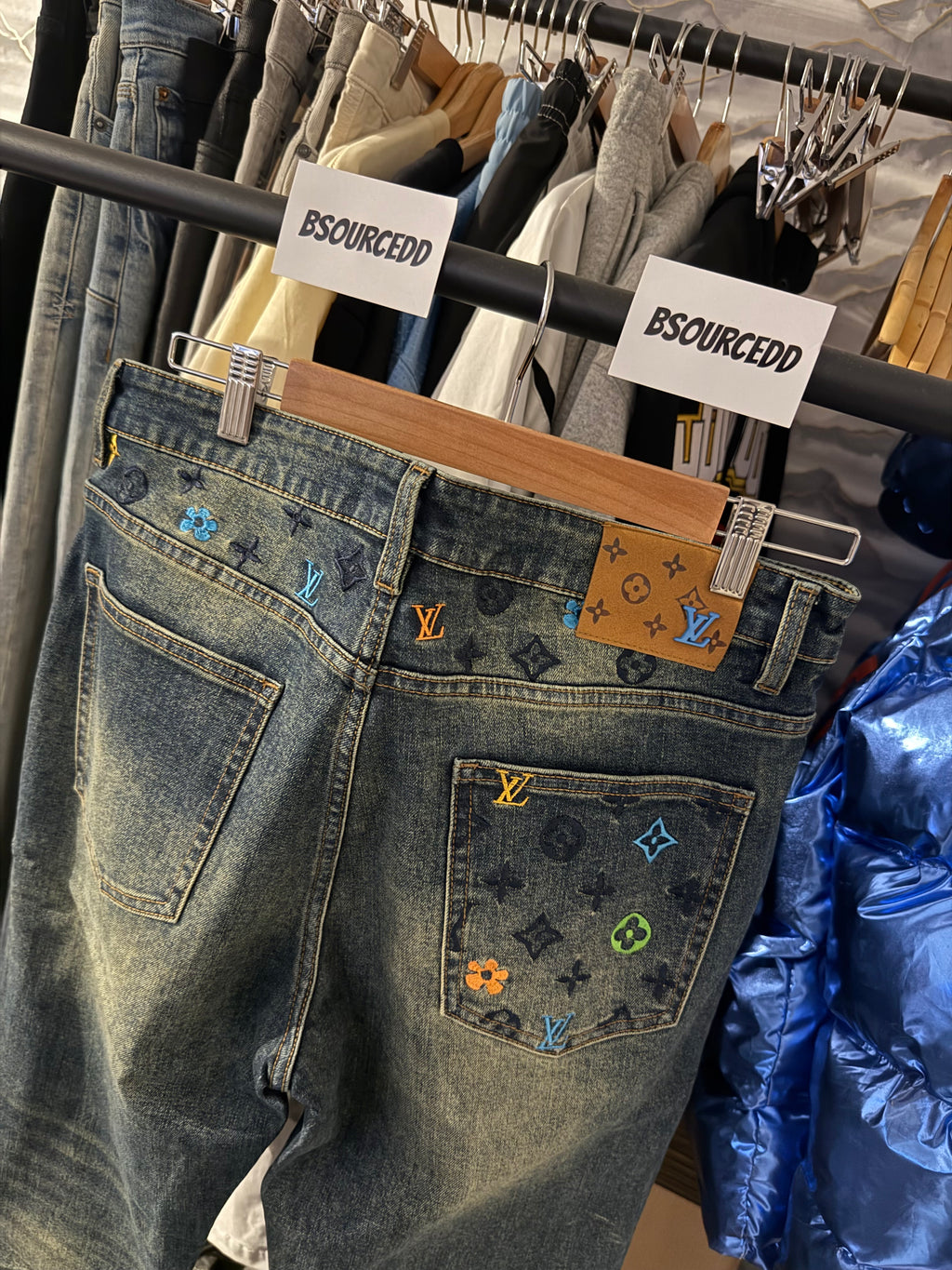 LV JEANS
