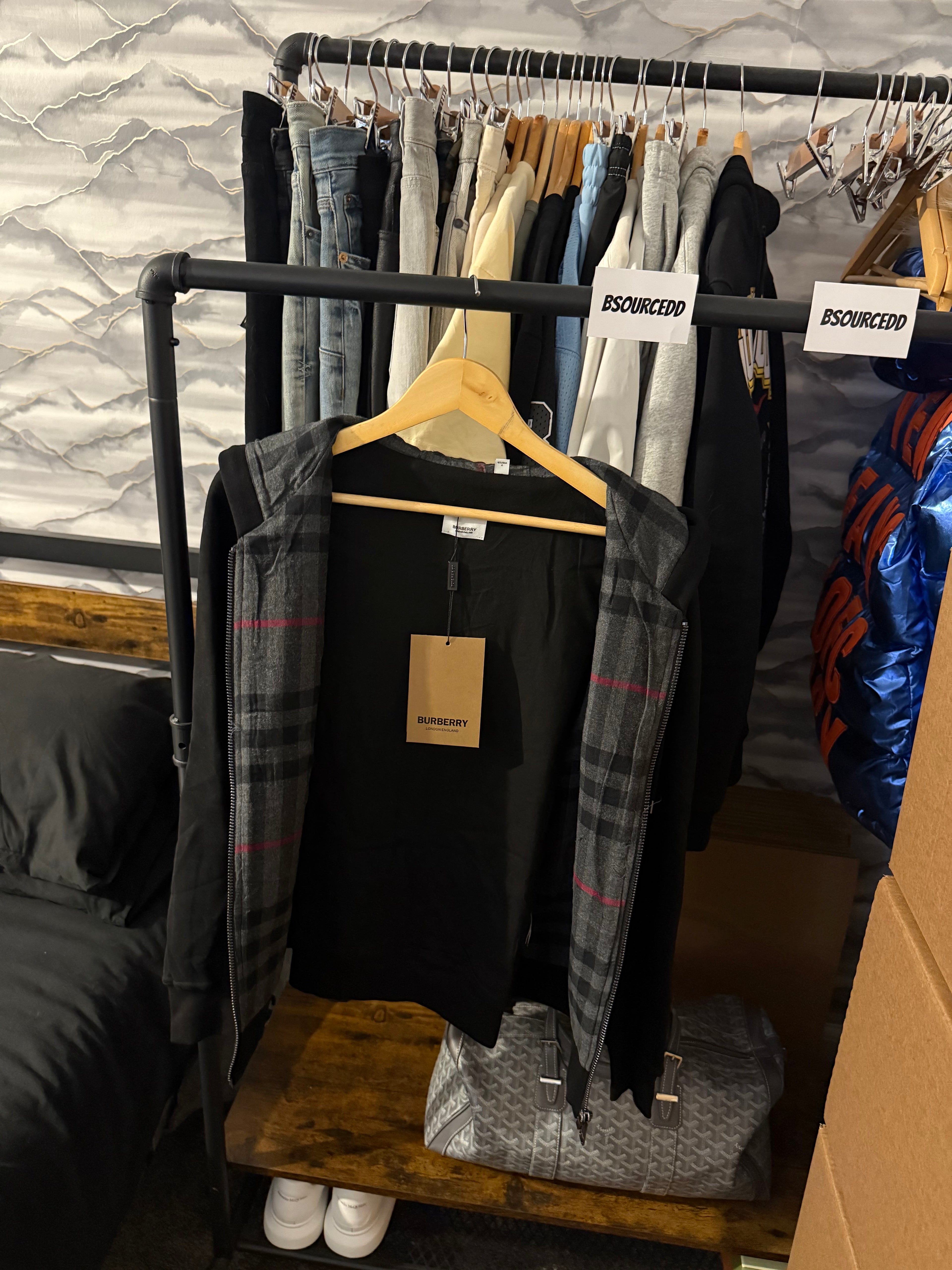BURBERRY ZIP-UP HOODIE