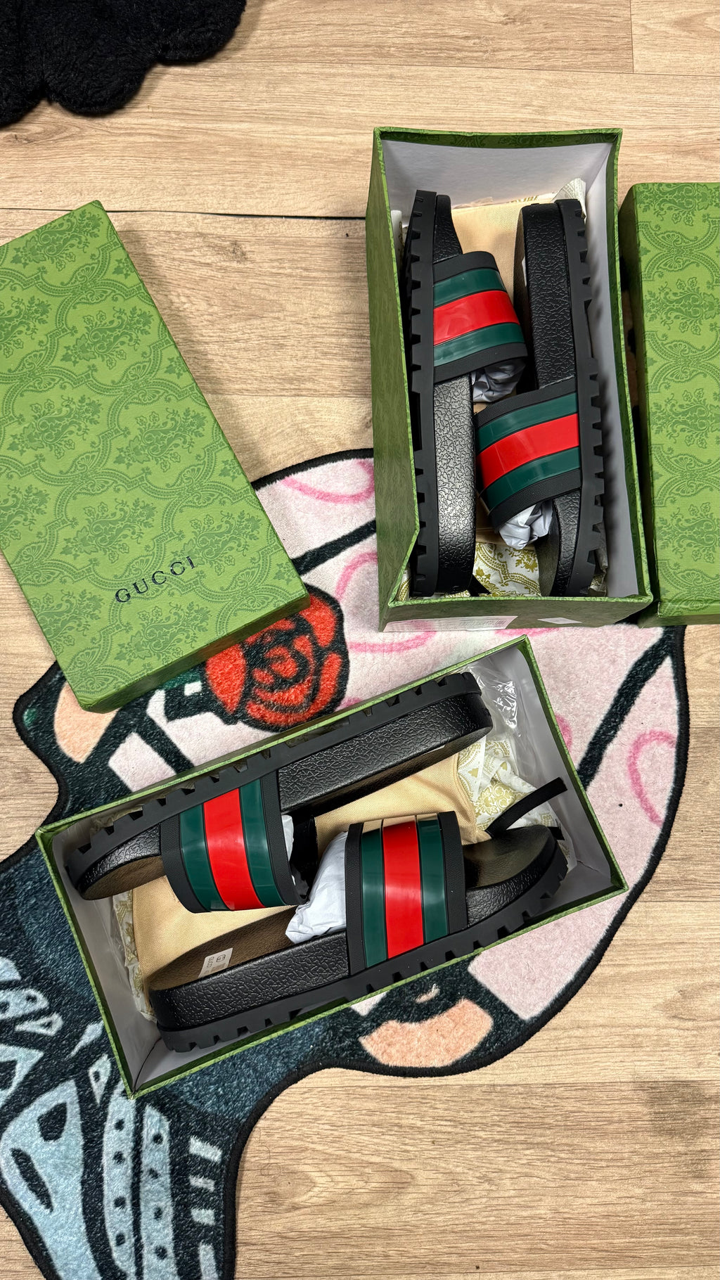 GUCCI SLIDES