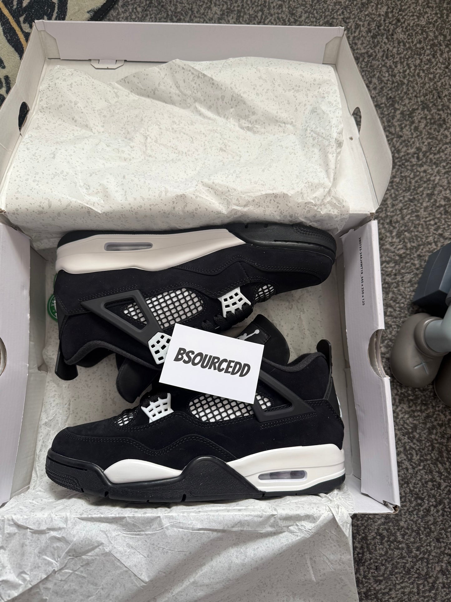 AIR JORDAN 4 WHITE THUNDER