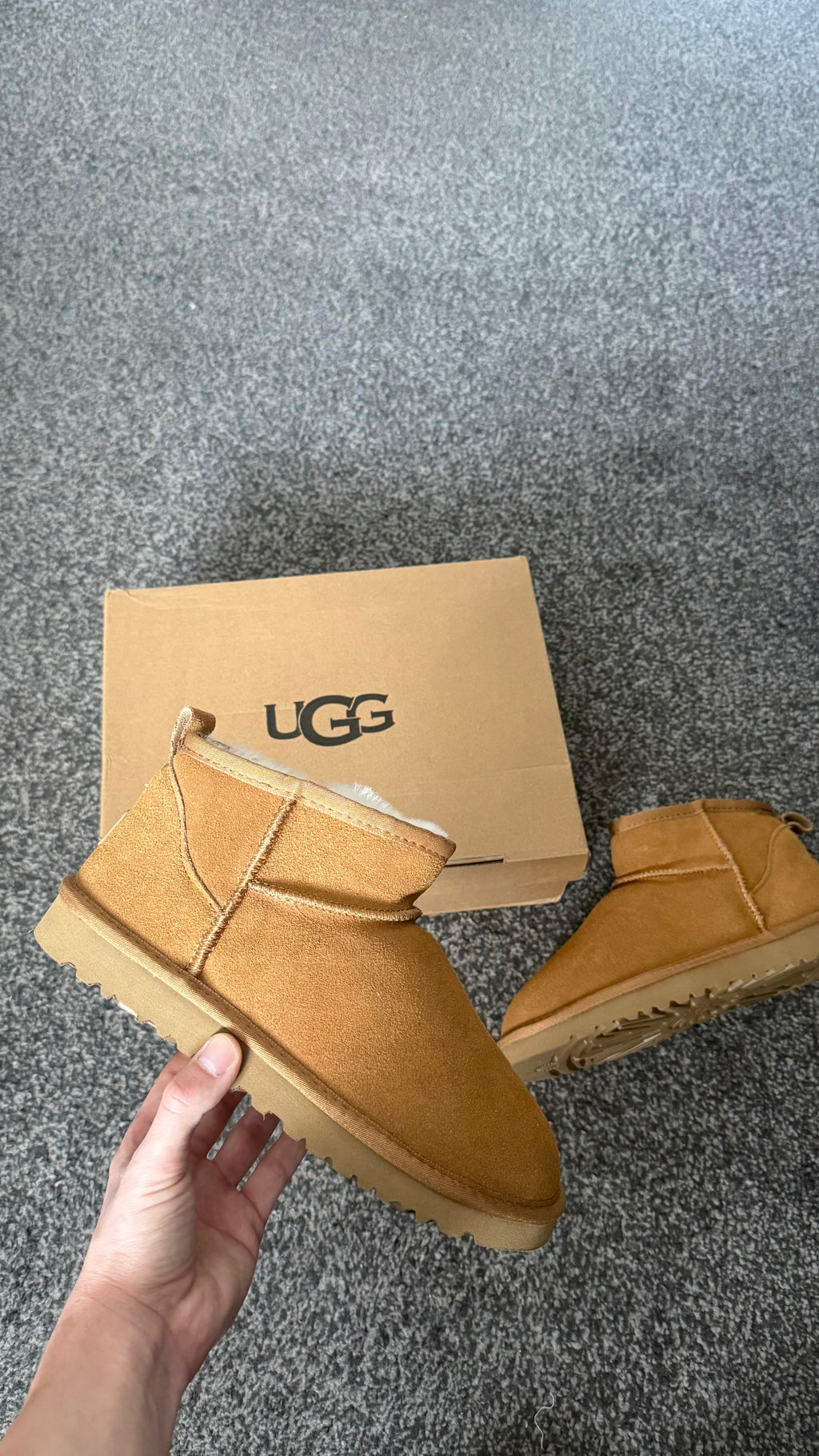 LADIES UGG BOOTS