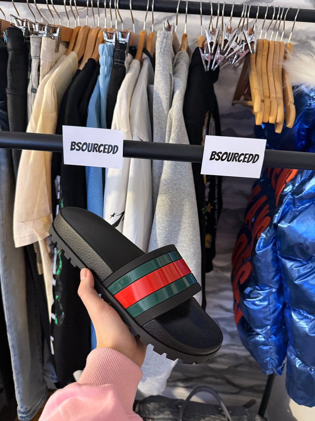 GUCCI SLIDES