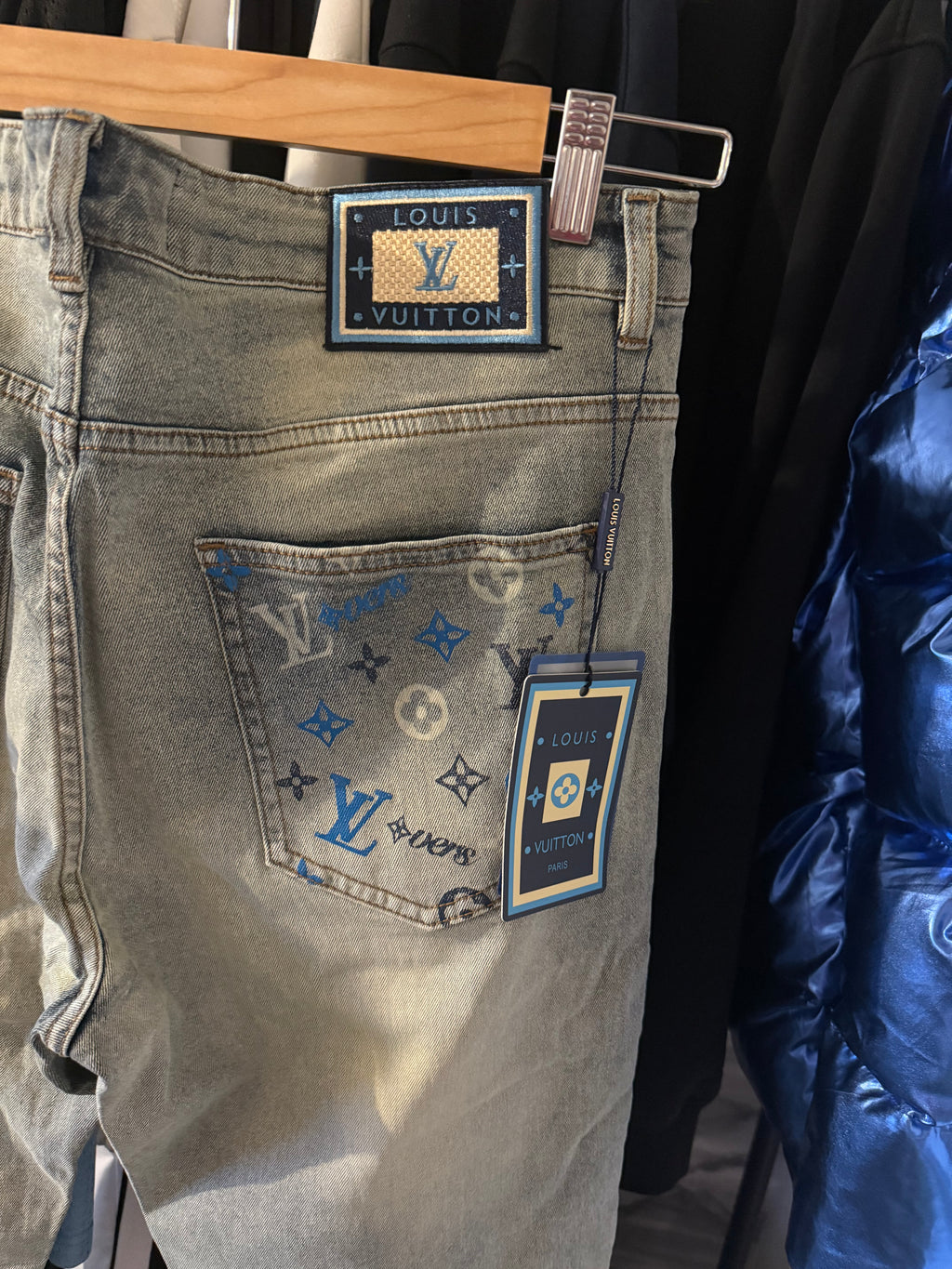 LV JEANS