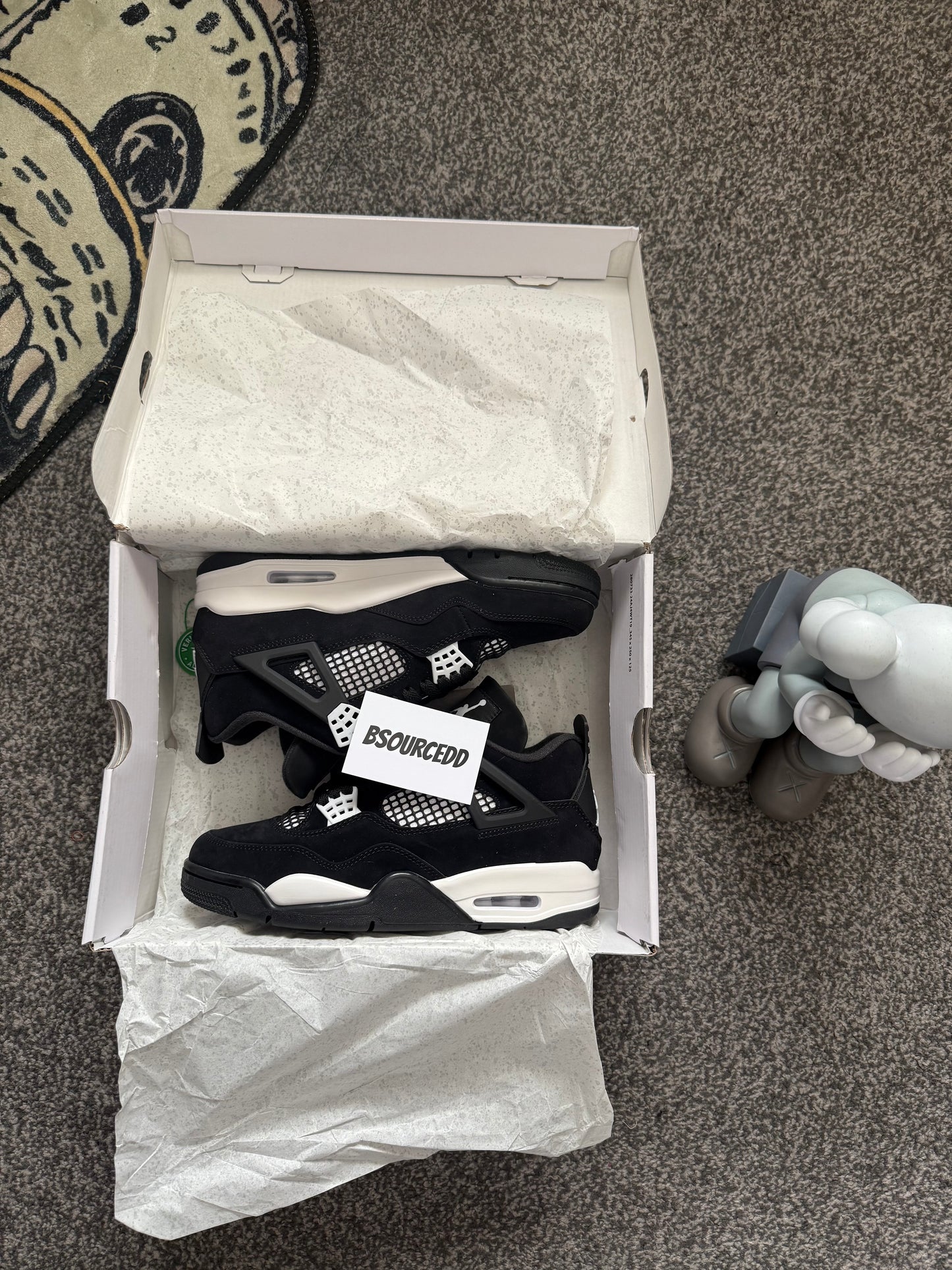 AIR JORDAN 4 WHITE THUNDER