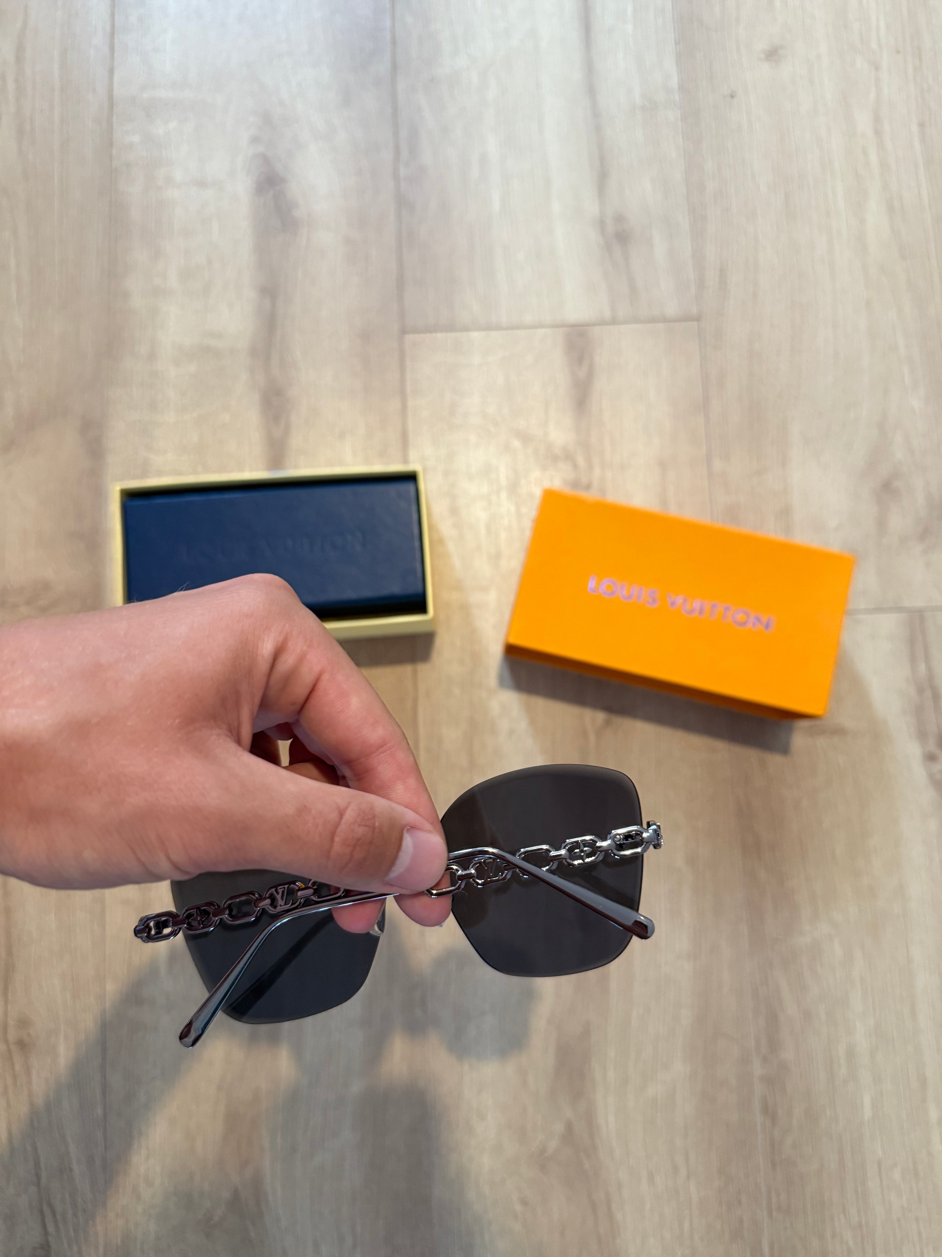 LADIES LV GLASSES