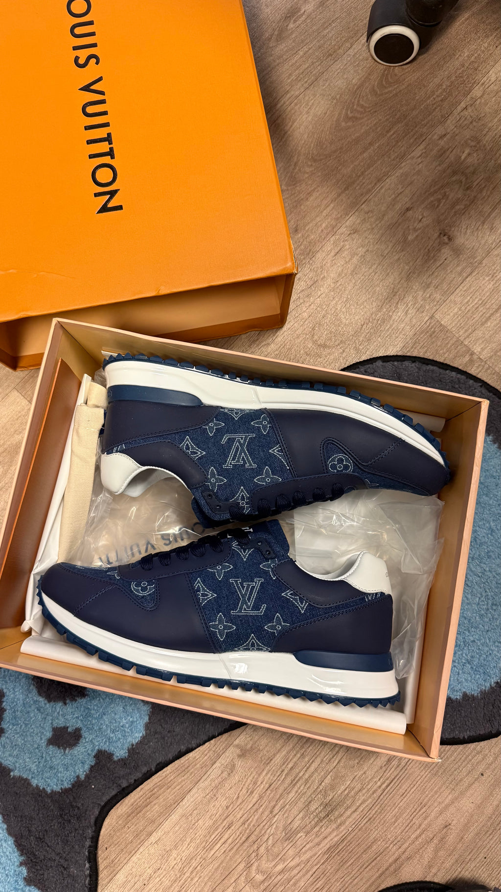 LV SHOES