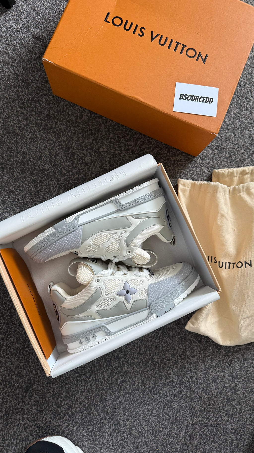LV SKATES GREY