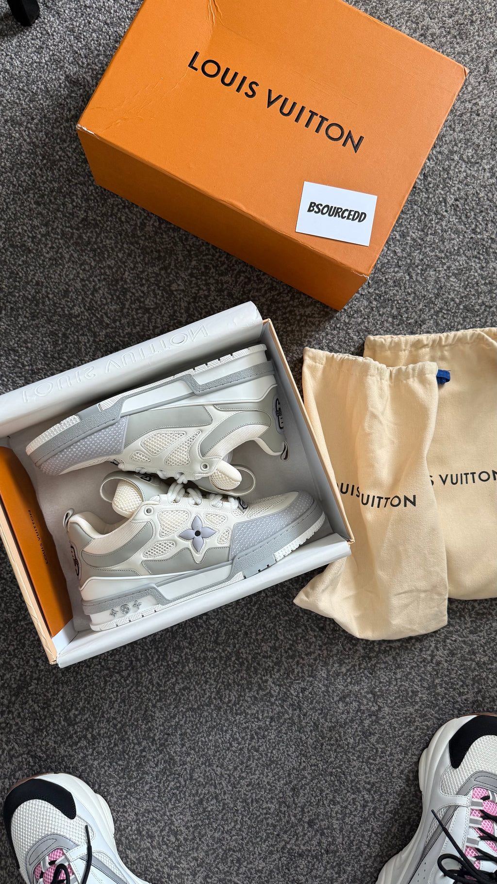 LV SKATES GREY