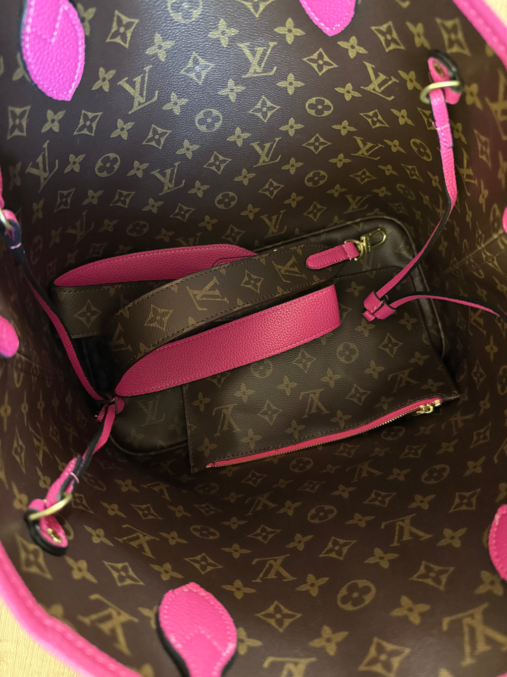 LADIES LV REVERSIBLE BAG