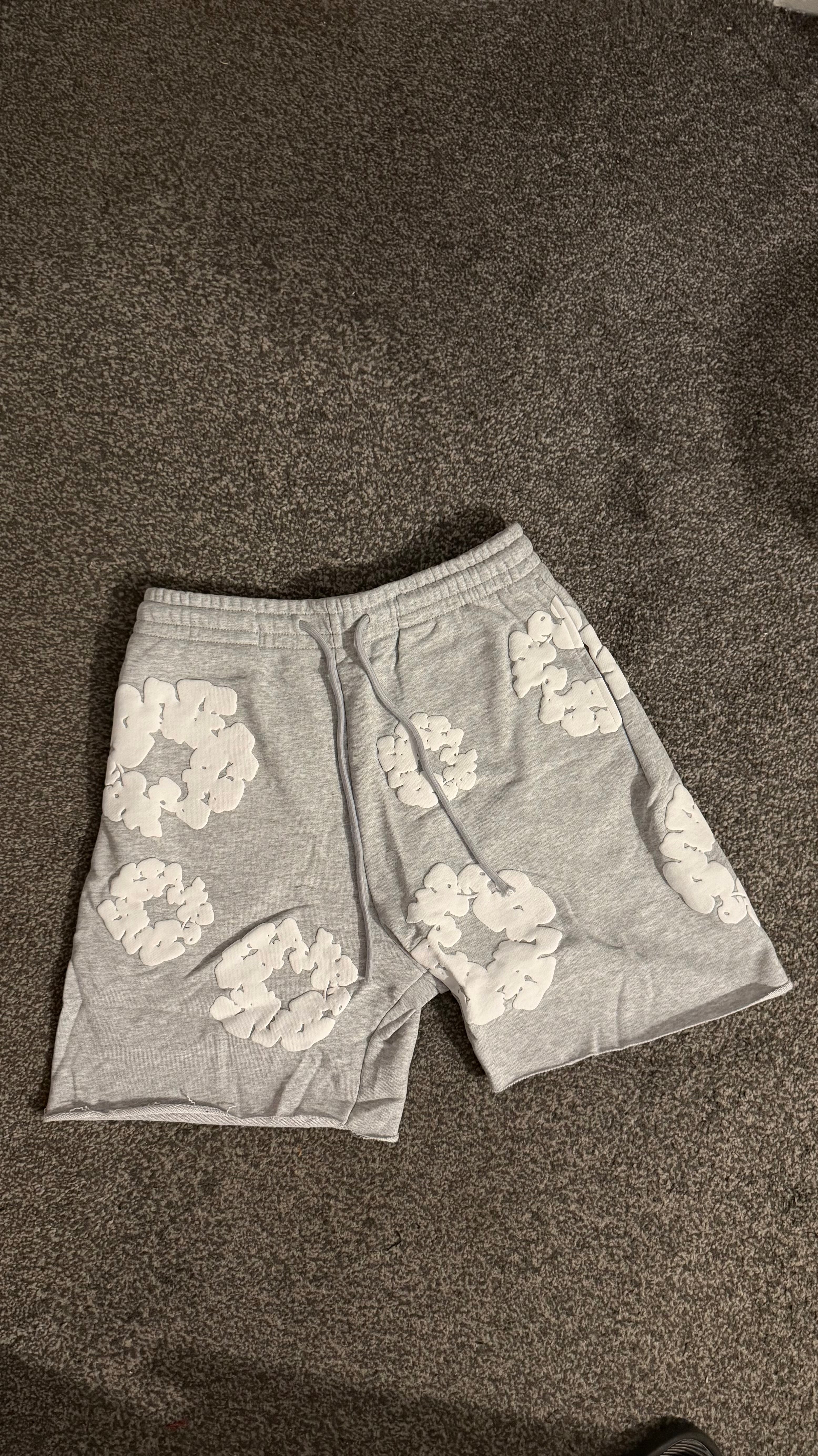 DENIM TEARS SHORTS GREY