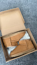 LADIES UGG BOOTS