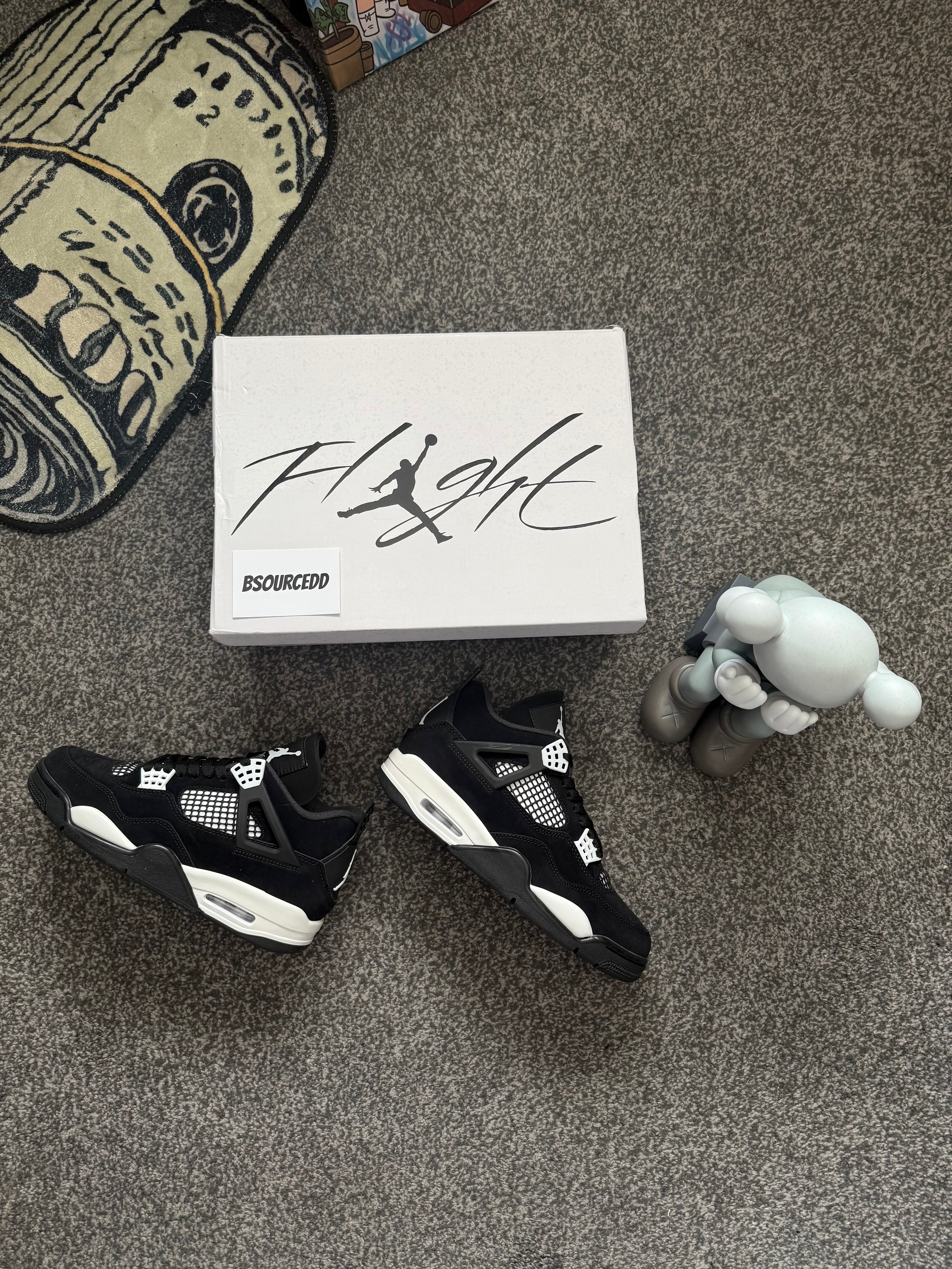 AIR JORDAN 4 WHITE THUNDER