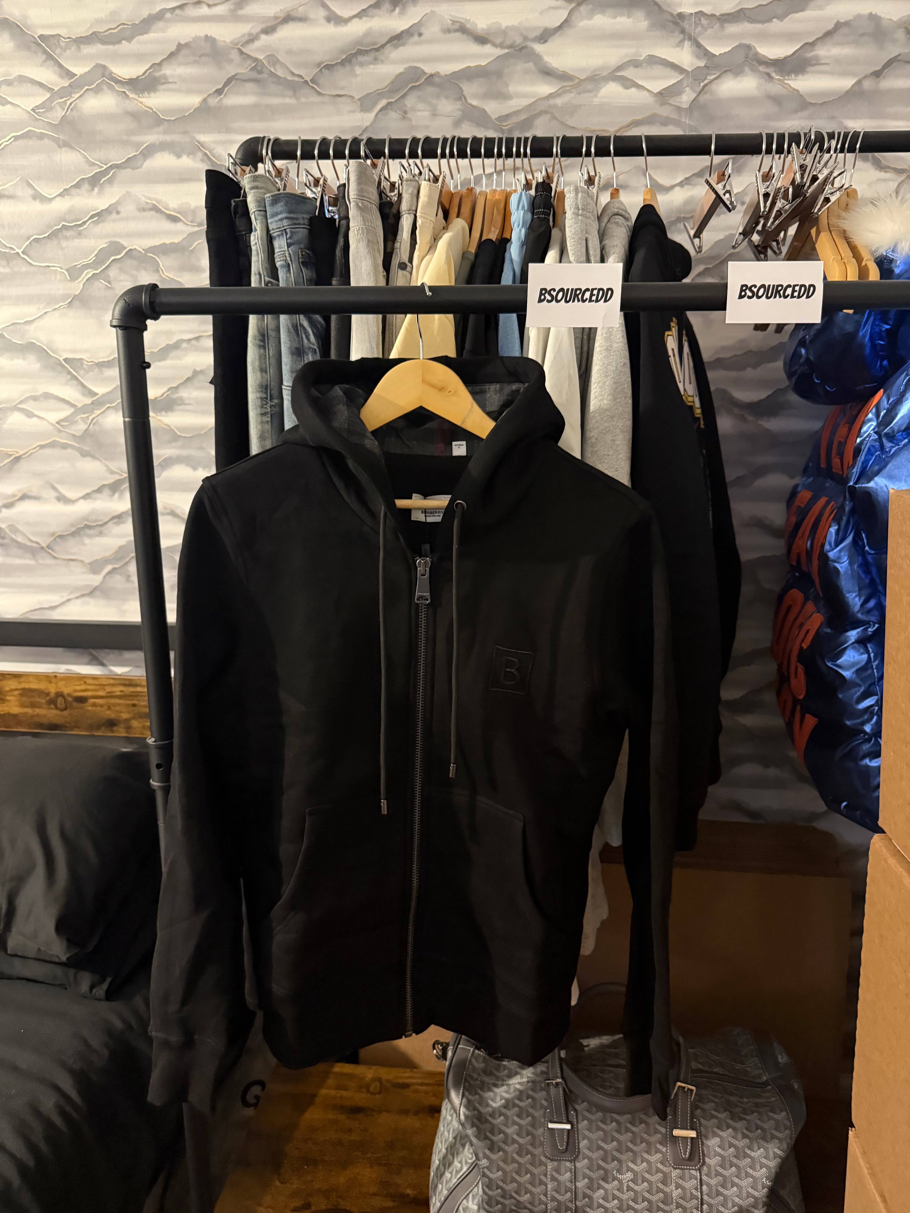 BURBERRY ZIP-UP HOODIE