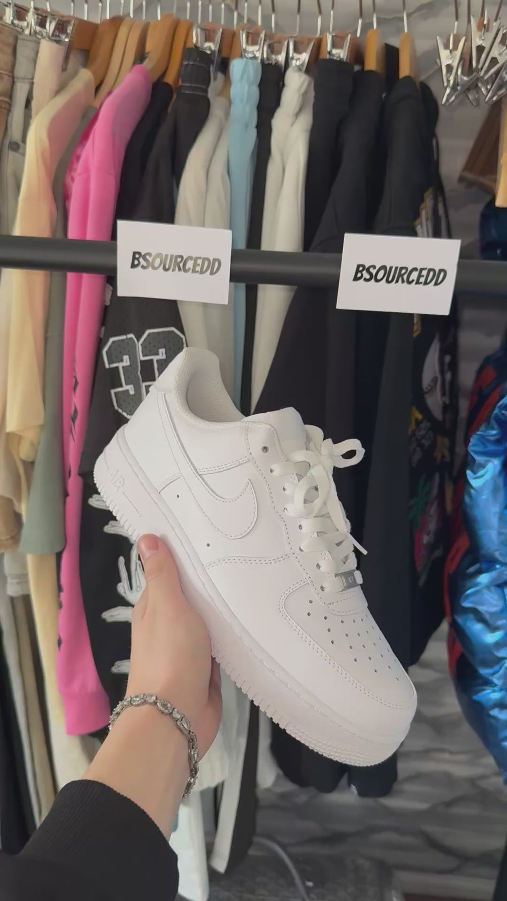 NIKE AIR FORCE 1 ‘07’