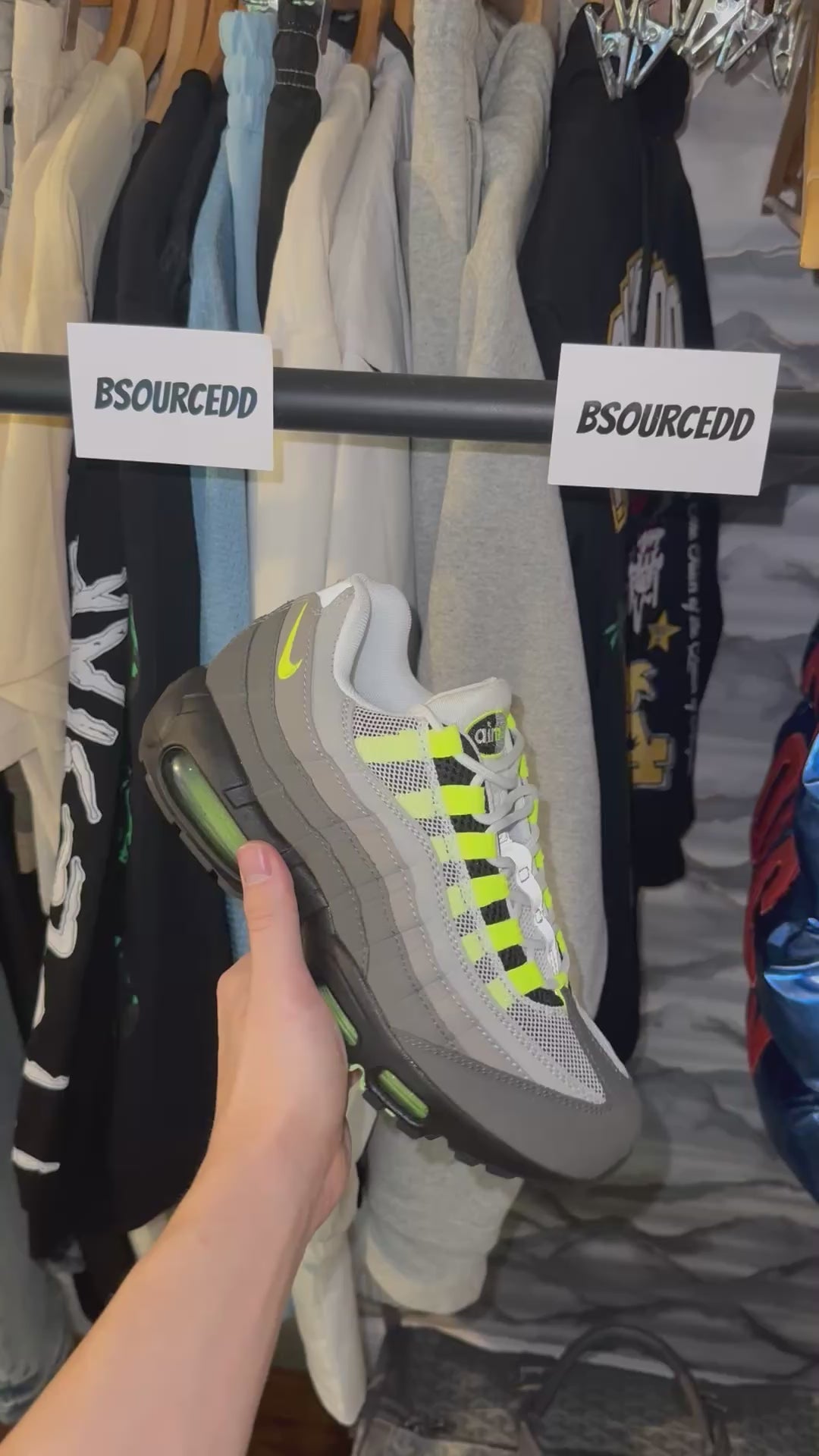 NIKE AIRMAX 95’S NEON