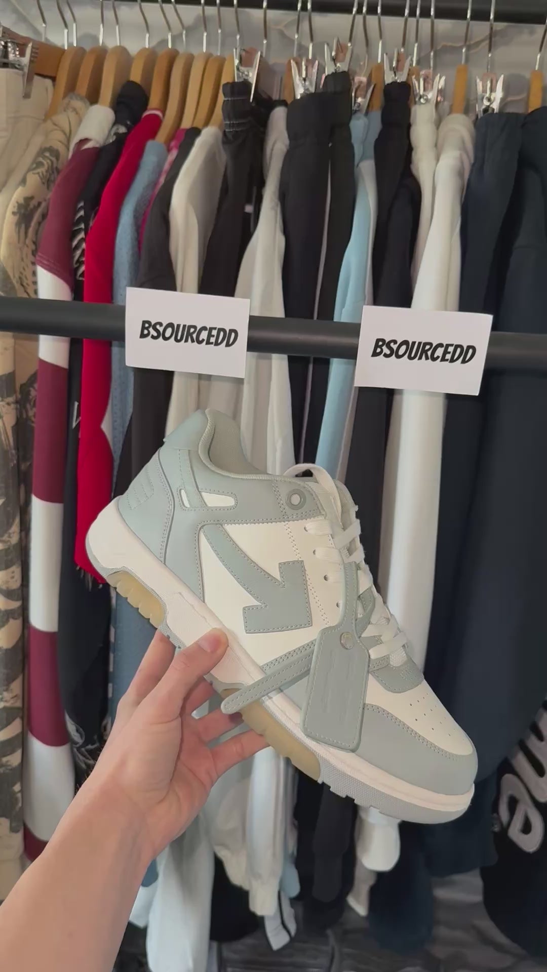OFF WHITE ‘OUT OF OFFICE’