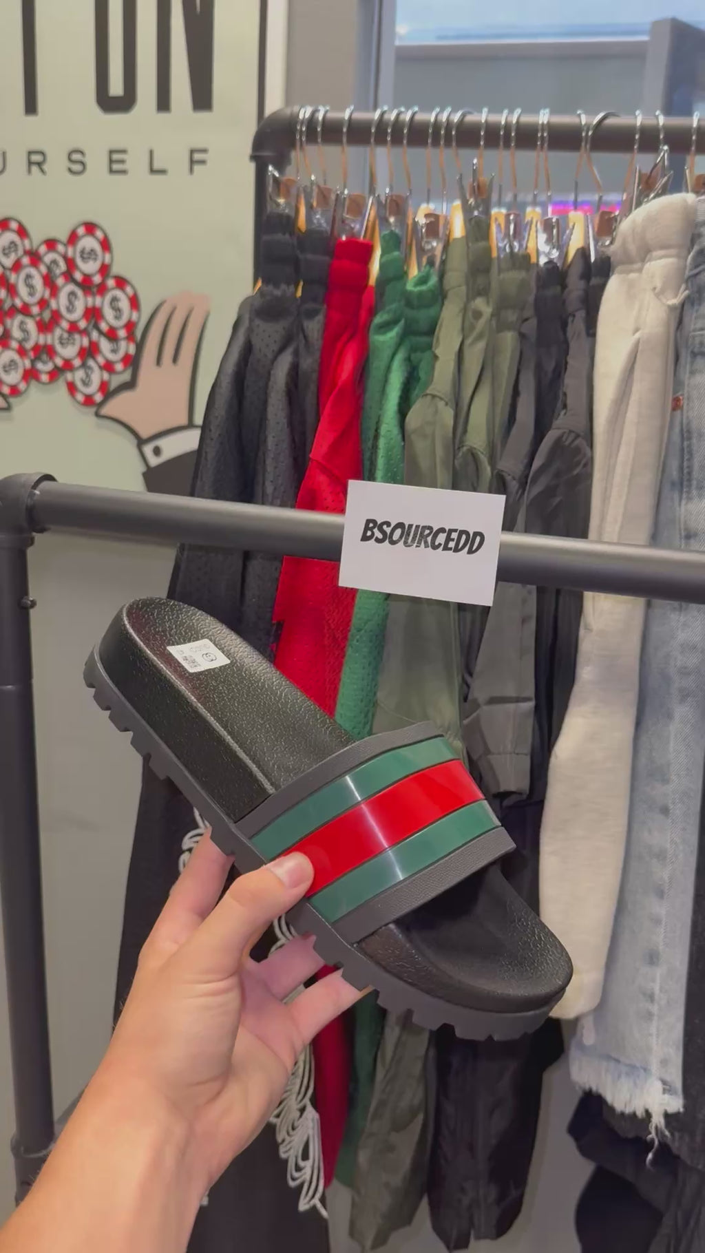 GUCCI SLIDES