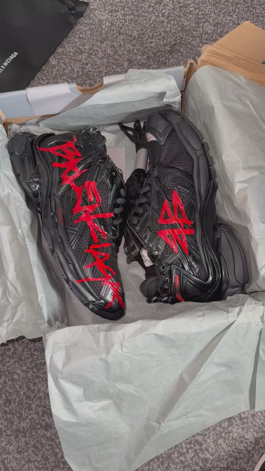 BALENCIAGA RUNNER GRAFFITI