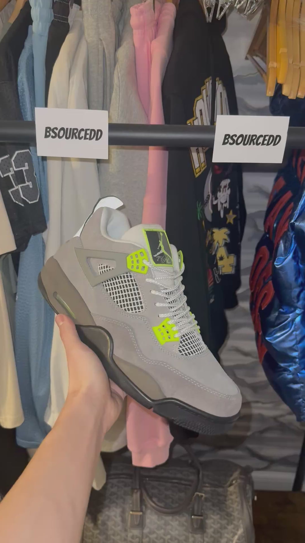 AIR JORDAN 4 NEON